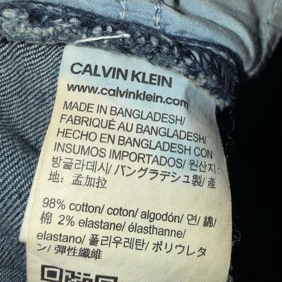 Calvin Klein dark wash non ripped Midrise jeans “slim boyfriend” size 6 - Picture 8 of 8